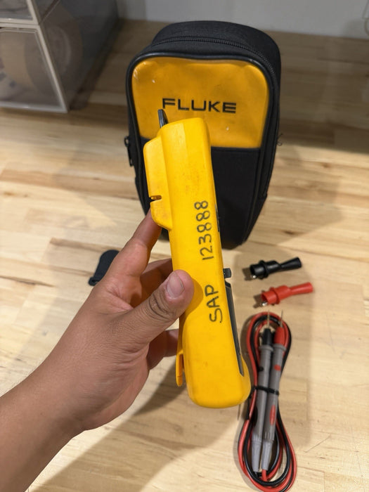 FLUKE 787 PROCESS METER W/ LEADS & BAG (EXCELLENT CONDITION)-FREE SHIPPING