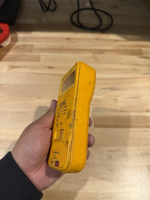 FLUKE 7-600 ELECTRICAL TESTER (PARTS ONLY) FOR PARTS - SHIPS FAST
