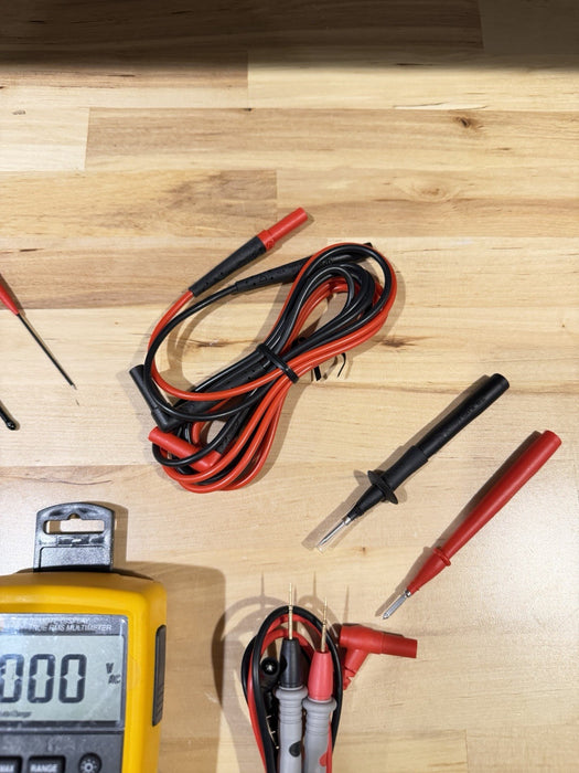 FLUKE 233 REMOTE DISPLAY AUTOMOTIVE DIGITAL  MULTIMETER KIT (FREE SHIPPING)