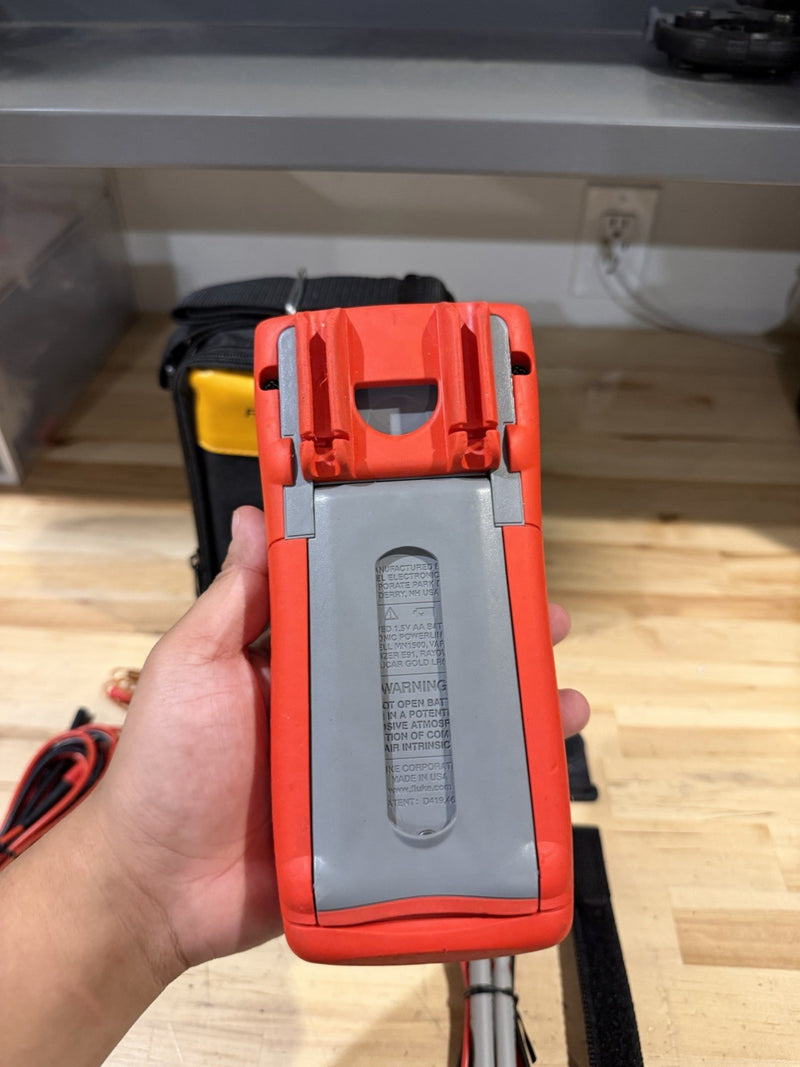 FLUKE 725EX MULTIFUNCTION PROCESS CALIBRATOR W/ ACCESSORIES- TESTED