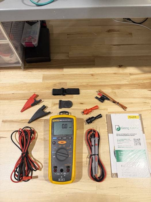 FLUKE 1507 INSULATION MULTIMETER W/ LEADS & CLIPS - SHIPS FAST