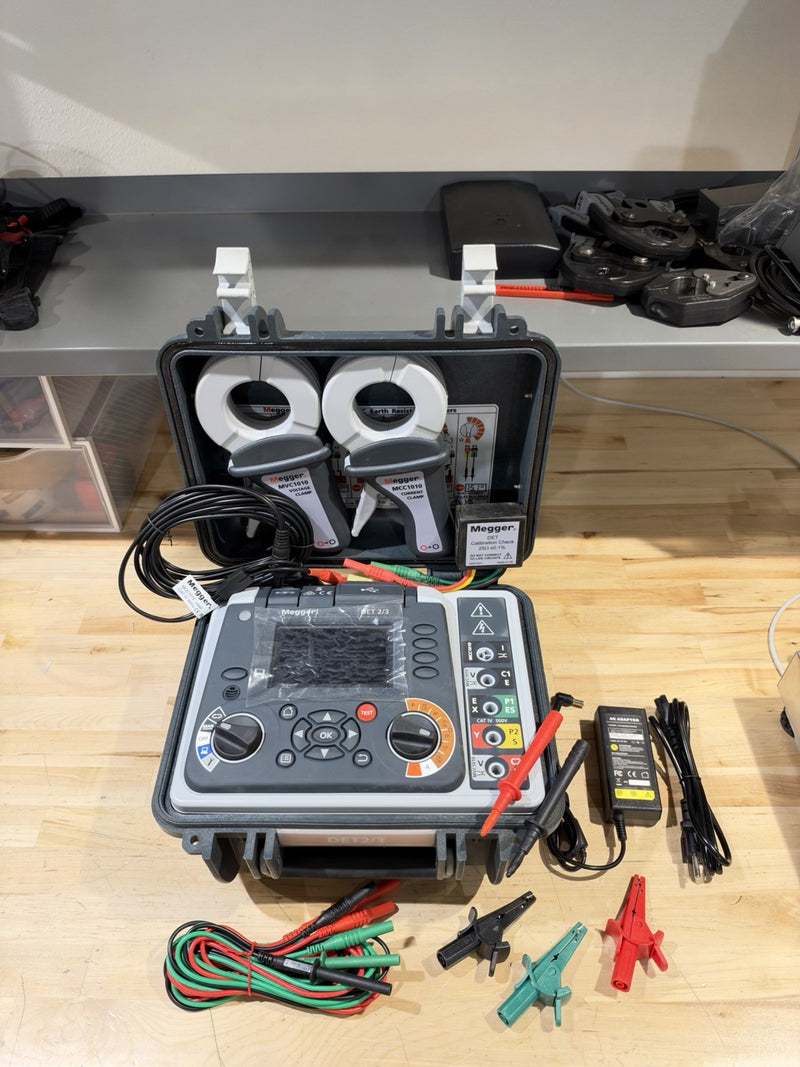 MEGGER DET2/3 GROUND TESTER W/ MCC1010 & MVC1010 CLAMP & LEDS -TESTED SHIPS FAST