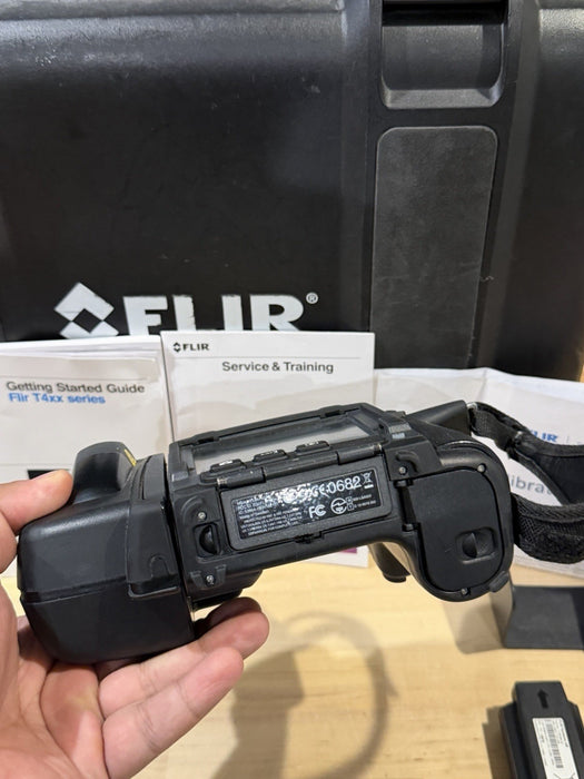 FLIR T420BX THERMAL IMAGING CAMERA WITH CHARGER & BATTERIES TESTED
