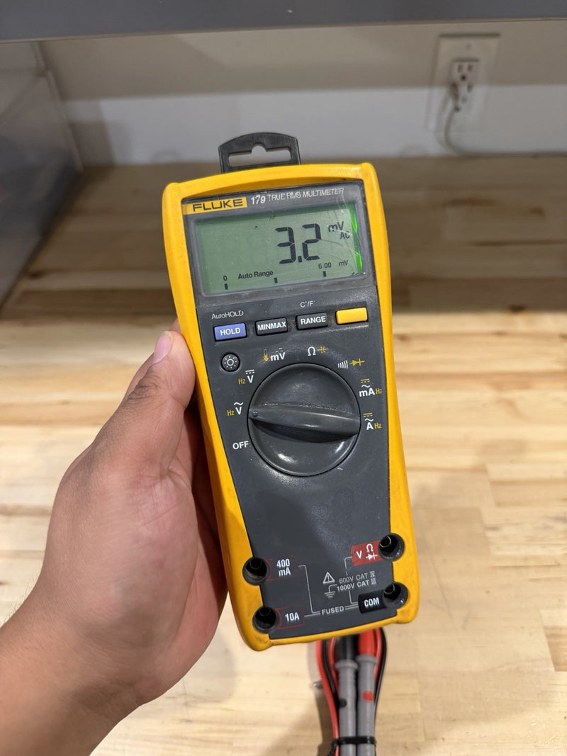FLUKE 179 MULTIMETER WITH LEADS & CLIPS