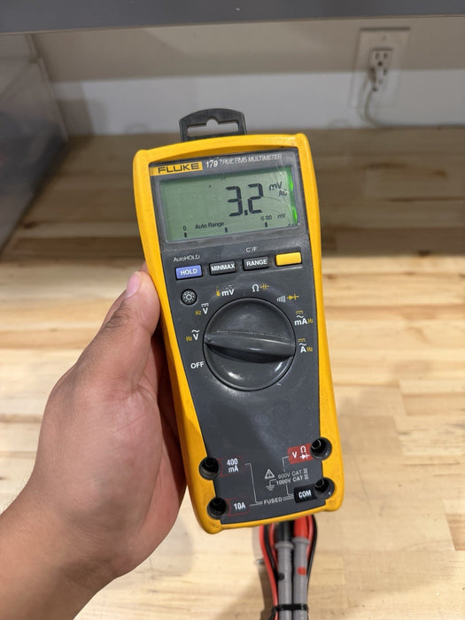 FLUKE 179 MULTIMETER WITH LEADS & CLIPS