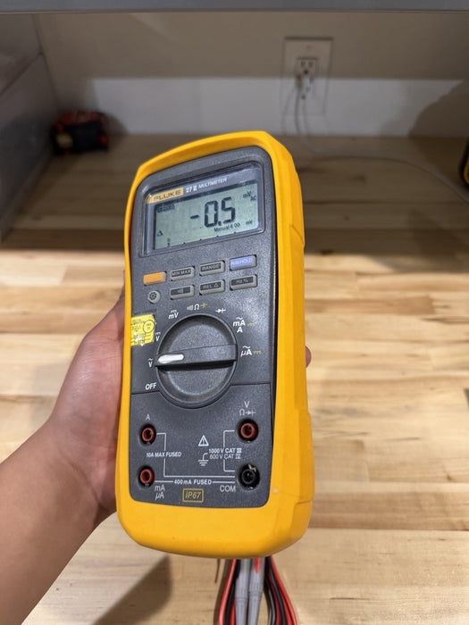 FLUKE 27 II INDUSTRIAL DIGITAL MULTIMETER WITH LEADS & CLIPS CALIBRATED 2025