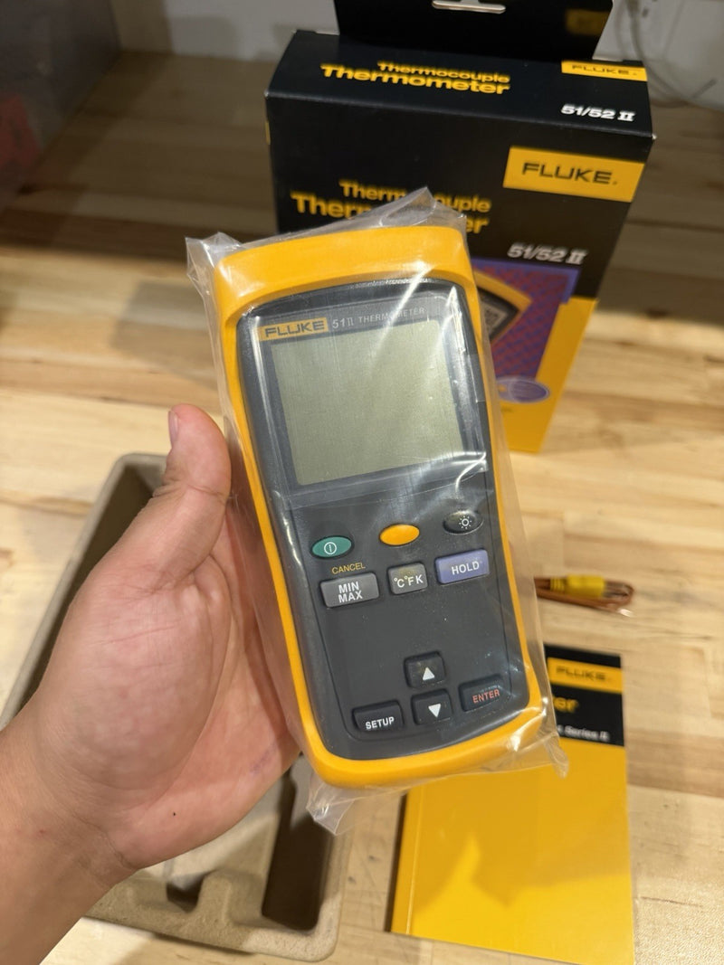 FLUKE 51 II THERMOCOUPLE THERMOMETER- SHIPS FAST (NEW)