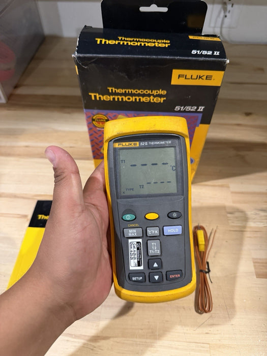 FLUKE 52 II THERMOMETER WITH PROBE CALIBRATED 2026