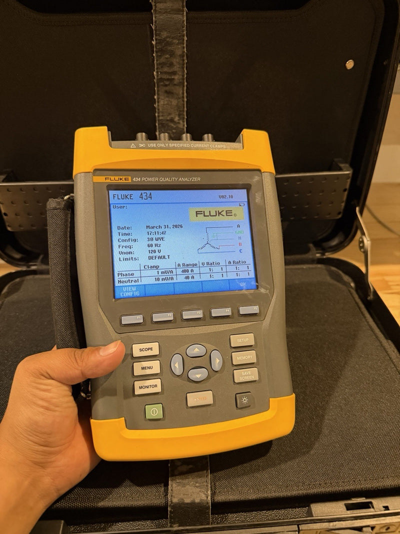 FLUKE 434 SERIES POWER QUALITY ANALYZER KIT WITH ACCESSORIES TESTED