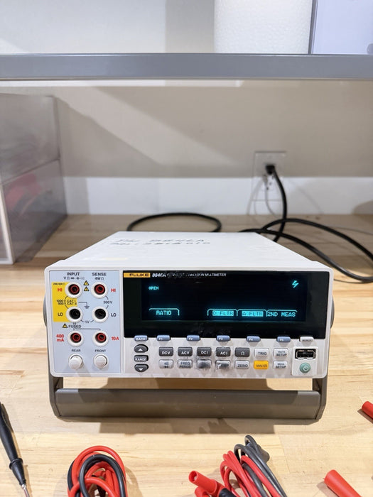 FLUKE 8846A 6 1/2 PRECISION DIGITAL MULTIMETER (TESTED) W / LEADS & CLIPS