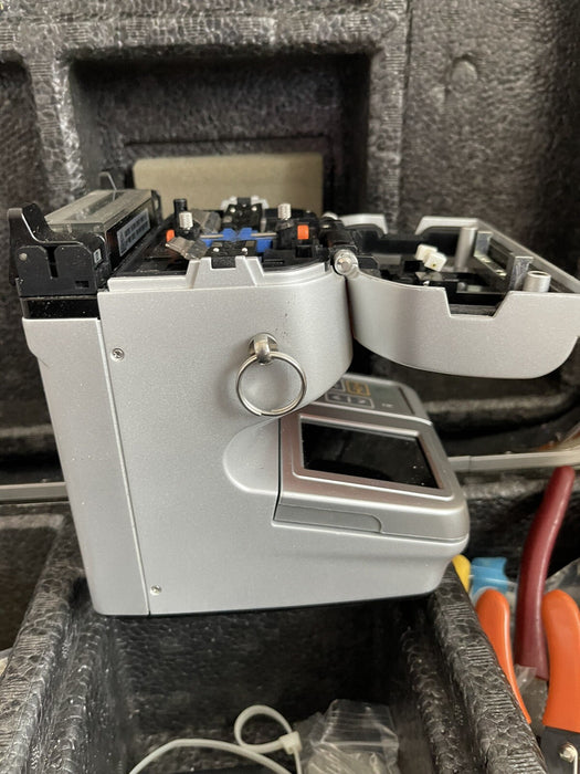 Sumitomo Type 25e fusion splicer with case and accessories
