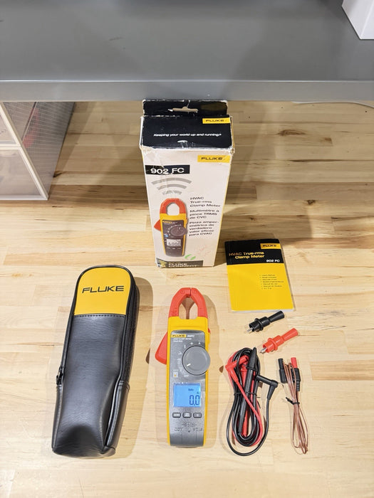FLUKE 902 FC TRUE RMS HVAC CLAMP METER WITH CASE & LEADS