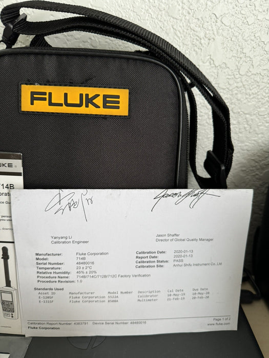 FLUKE 714B THERMOCOUPLE TEMPERATURE CALIBRATOR