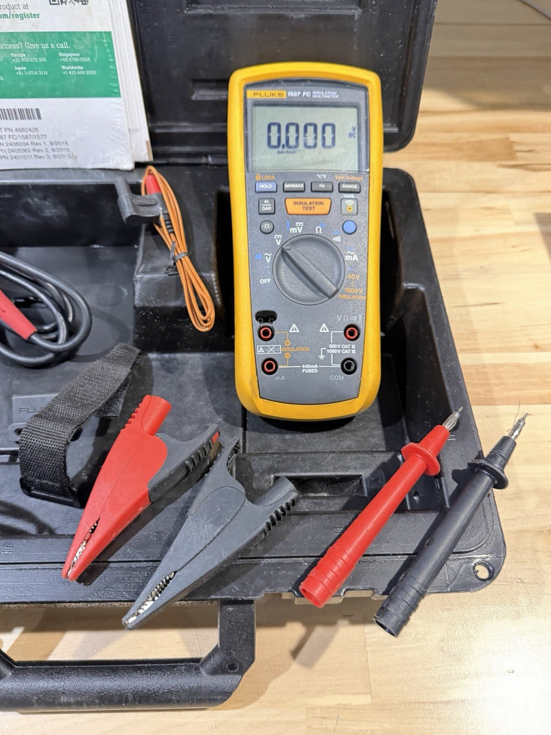 FLUKE 1587 FC INSULATION MULTIMETER WITH LEADS & CASE TESTED
