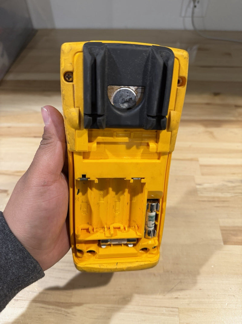 FLUKE 187 TRUE RMS MULTIMETER FOR PARTS