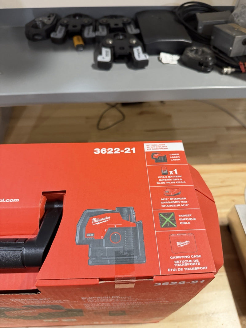 MILWAUKEE 3622-21 M12 12V GREEN 125 FT CROSS LINE PLUMB POINT LASER LEVEL - NEW