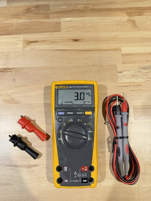 FLUKE 179 TRUE RMS MULTIMETER W/ LEADS- SHIPS FAST (TESTED)
