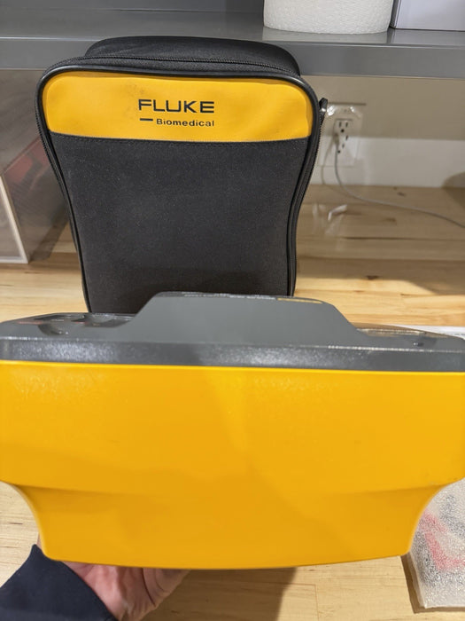 FLUKE 7010 BIOMEDICAL SELECTABLE LOADS W/ LEADS (TESTED) EXCELLENT CONDITION