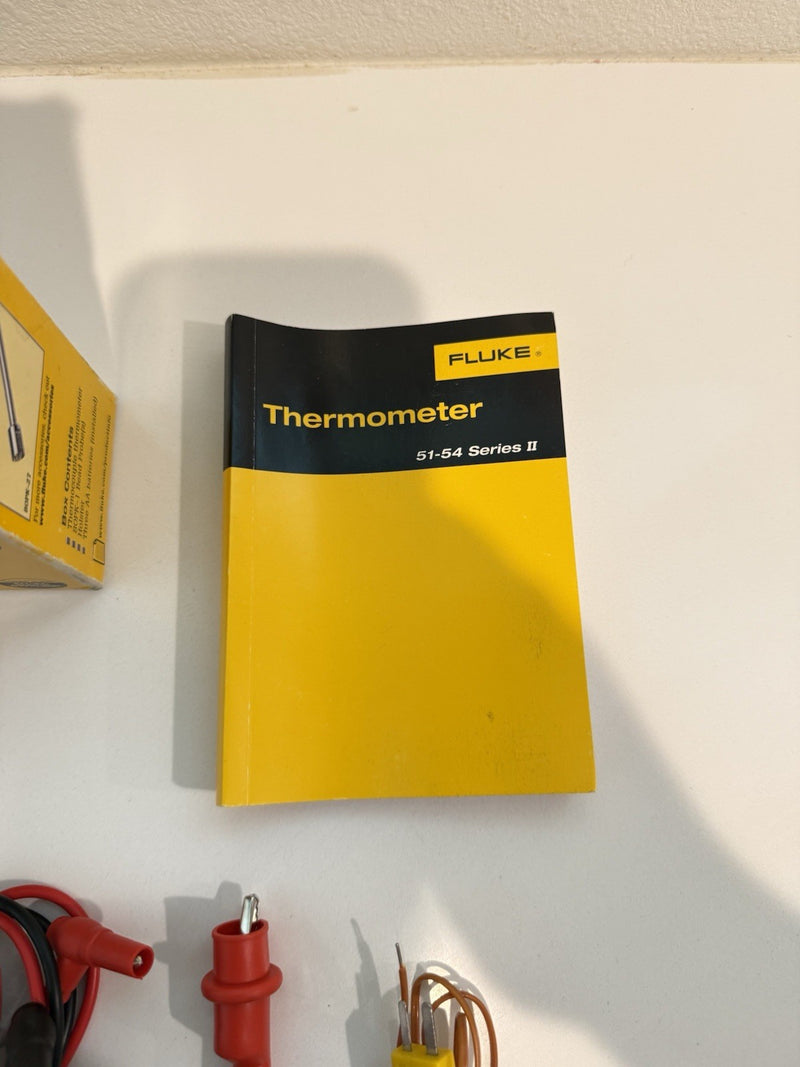 FLUKEE 51 II THERMOCOUPLE THERMOMETER WITH PROBE & LEADS TESTED