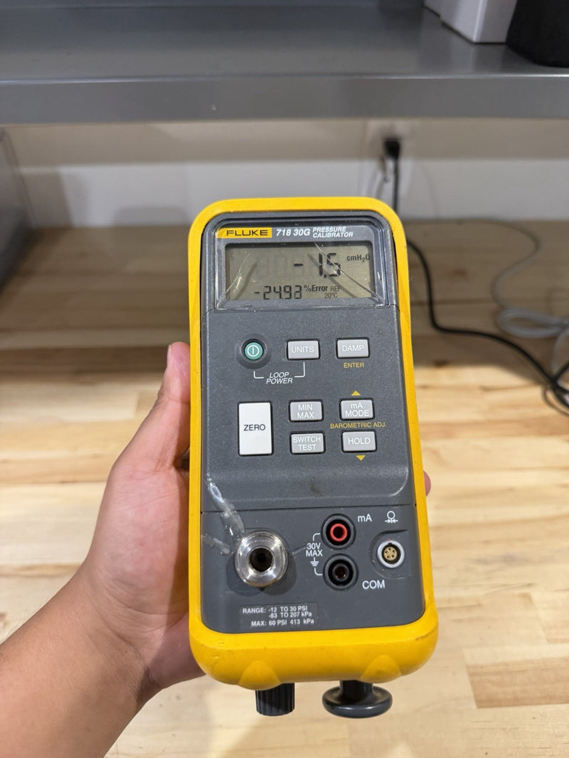FLUKE 718 30G PRESSURE CALIBRATOR FOR PARTS