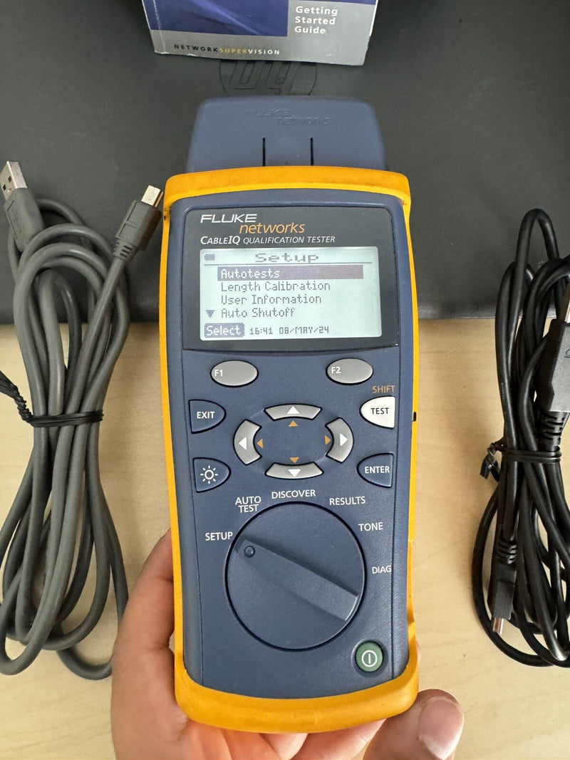 FLUKE NETWORKS CABLEIQ QUALIFICATION TESTER WITH BAG & CABLES