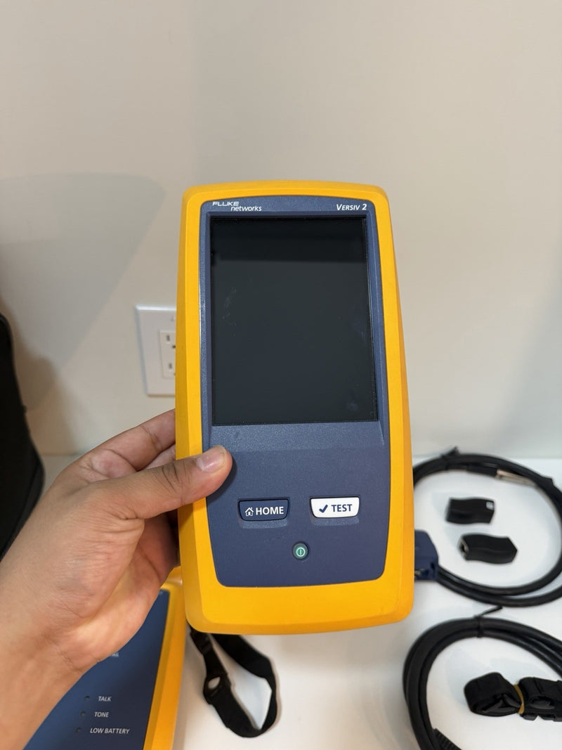 FLUKE NETWORKS DSX2-5000 VERSIV 2 LAN CABLE CERTIFIBER TESTER CALIBRATED 2027