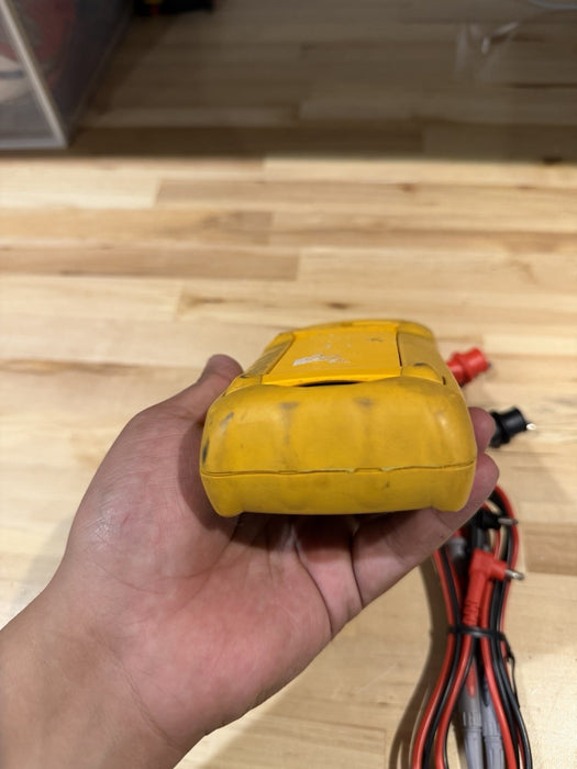 FLUKE 77 III MULTIMETER WITH LEADS TESTED