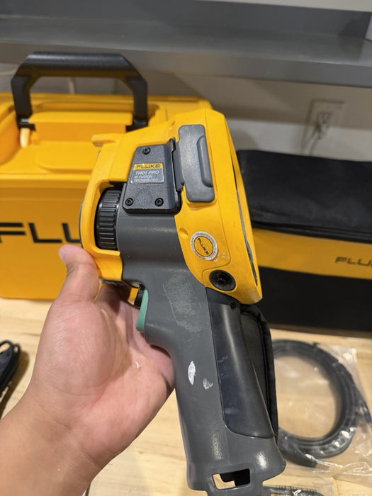 FLUKE TI401-PRO 60HZ THERMAL IMAGER KIT WITH ACCESSORIES