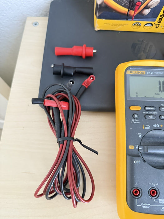 FLUKE 87V TRUE RMS MULTIMETER W /LEADS - FREE SHIPPING (TESTED)