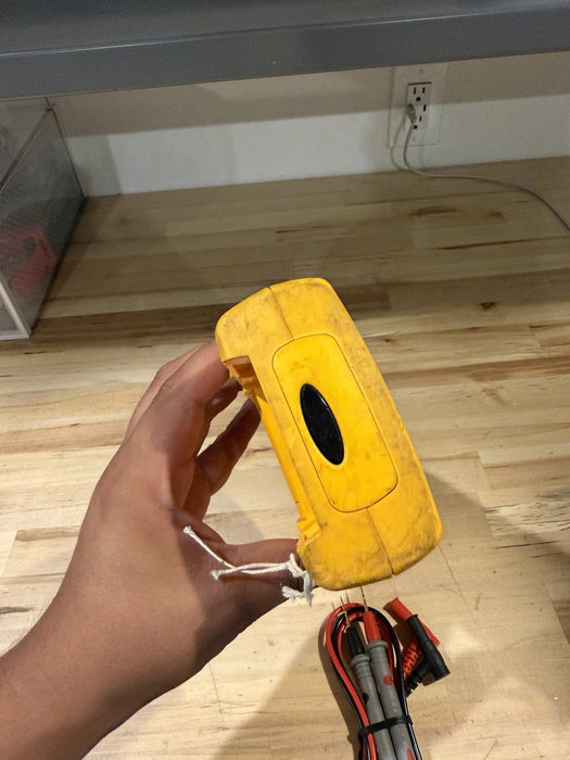 FLUKE 187 TRUE RMS MULTIMETER WITH LEADS & CLIPS