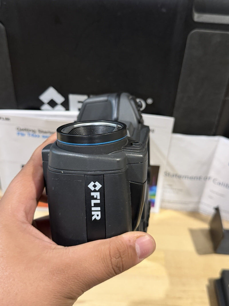 FLIR T420BX THERMAL IMAGING CAMERA WITH CHARGER & BATTERIES TESTED