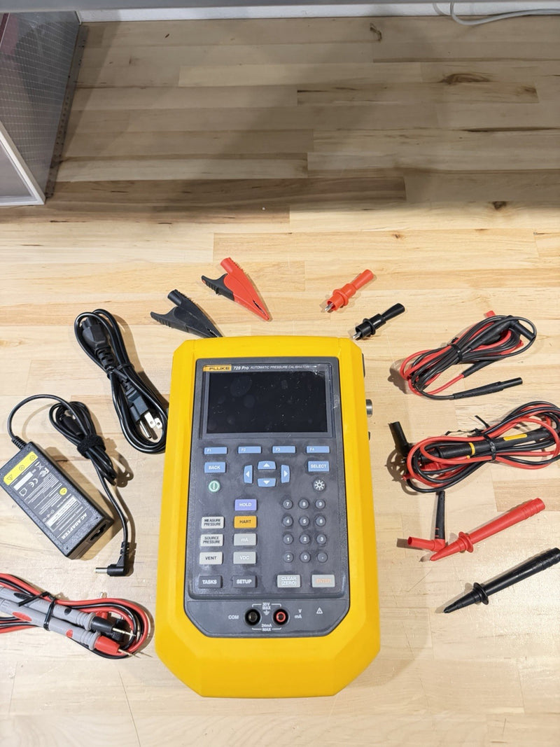 FLUKE 729PRO AUTOMATIC PRESSURE CALIBRATOR WITH ACCESSORIES TESTED