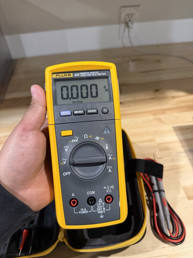 FLUKE 233 KIT REMOTE DISPLAY AUTOMOTIVE DIGITAL MULTIMETER