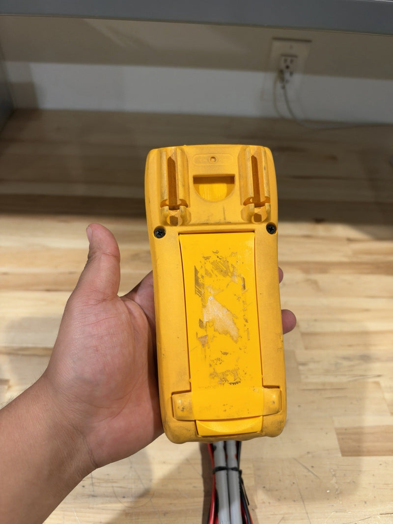 FLUKE 179 MULTIMETER W/ LEADS & CLIPS (SHIPS FAST)
