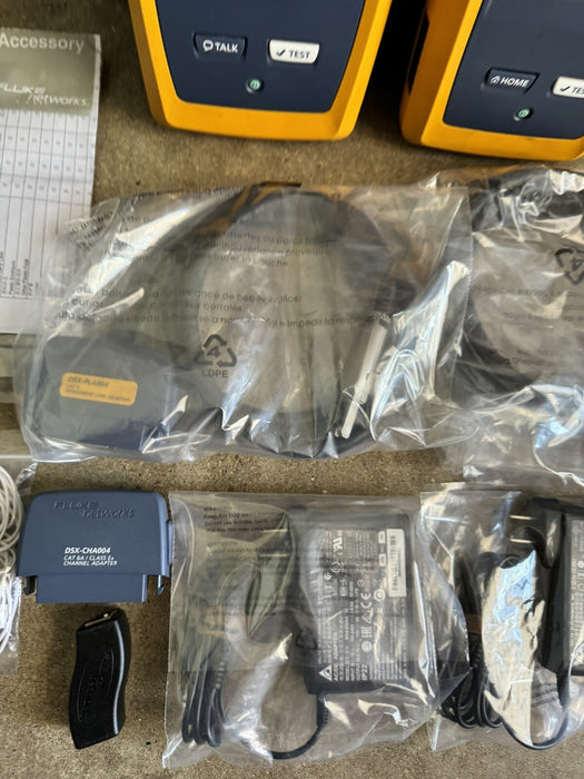 FLUKE NETWORKS DSX2-8000 CABLE CERTIFIER TETSER KIT TESTED