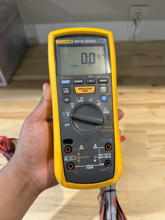 FLUKE 1587 FC INSULATION MULTIMETER W/ LEADS (TESTED) SHIPS FAST