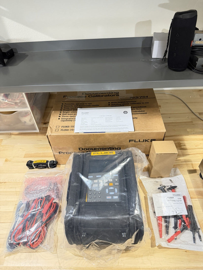 FLUKE 754 DOCUMENTING PROCESS CALIBRATOR W CALIBRATED 20262027