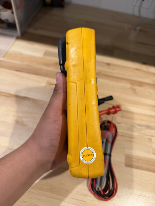 FLUKE 89 IV TRUE RMS MULTIMETER WITH LEADS & CLIPS TESTED