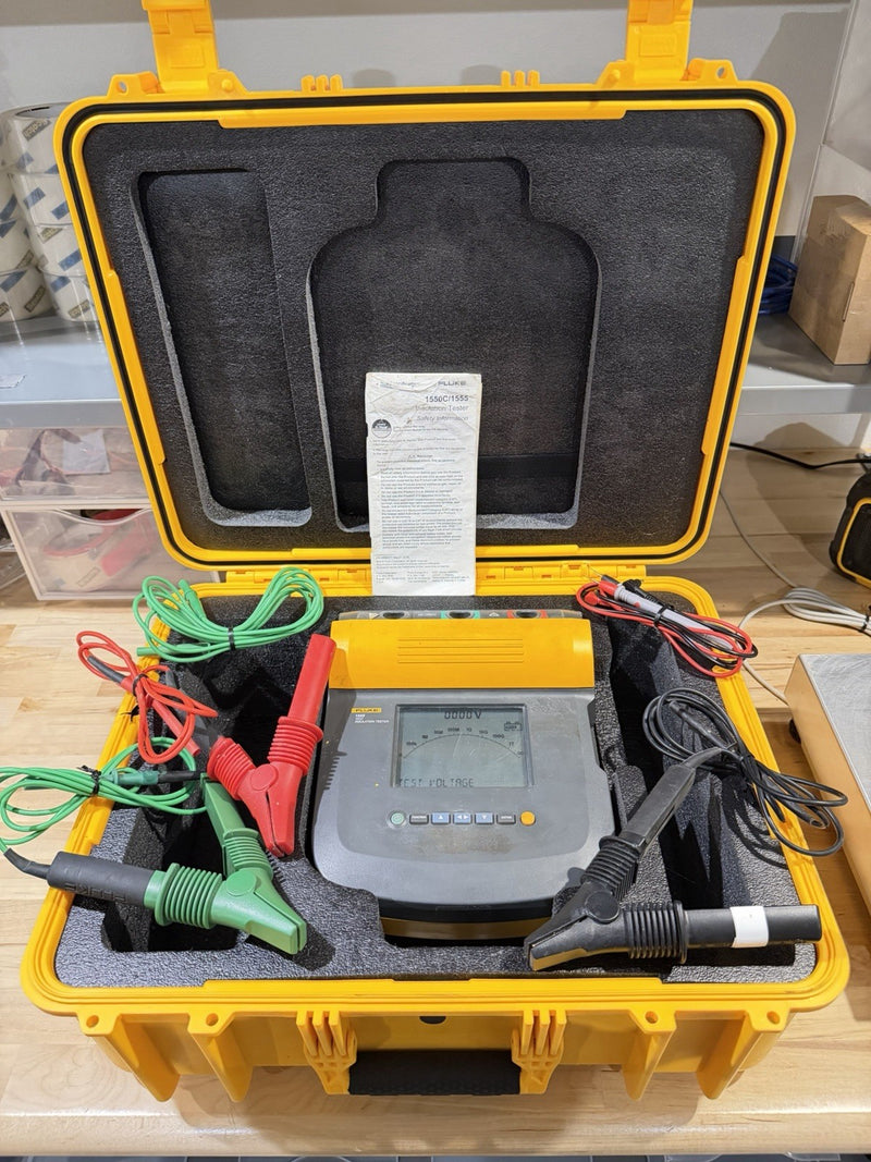 FLUKE 1555 10KV INSULATION TESTER WITH ACCESSORIES TESTED
