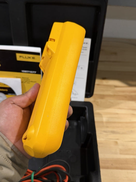 FLUKE 1577 INSULATION MULTIMETER W/ LEADS & CASE (TESTED) SHIPS FAST NEW SEALED