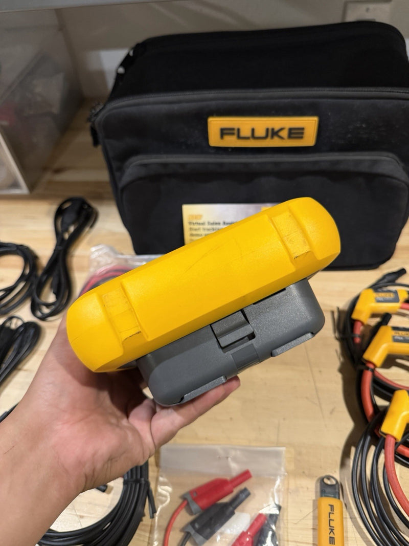 FLUKE 1730 ENERGY LOGGER KIT W/ ACCESSORIES (TESTED) FREE SHIPPING