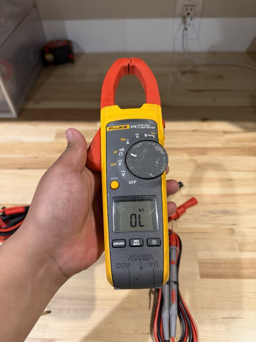 FLUKE 376 AC/DC TRUE RMS WIRELESS CLAMP METER W /LEADS & CLIPS -SHIPS FAST