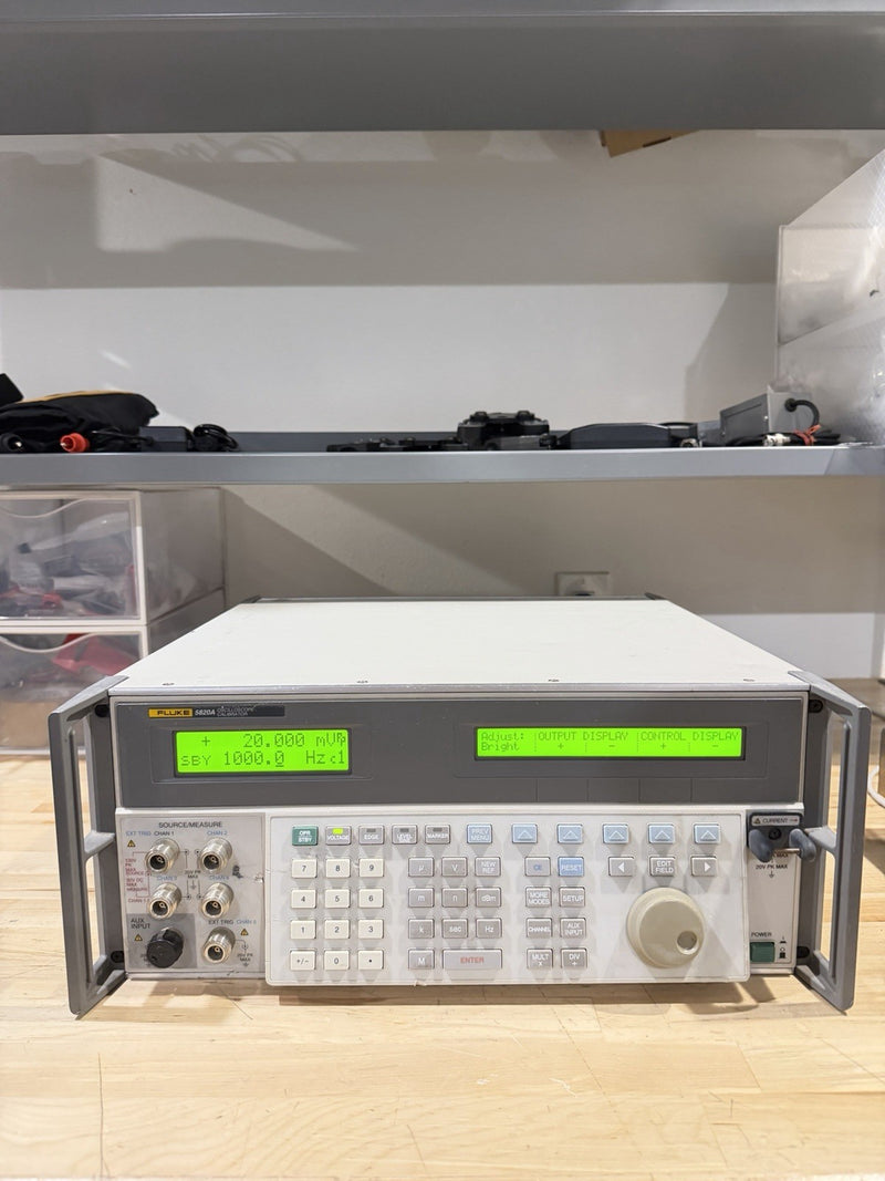 FLUKE 5820A OSCILLOSCOPE CALIBRATOR W/ 5 CHANNEL OPTION (FREE SHIPPING)