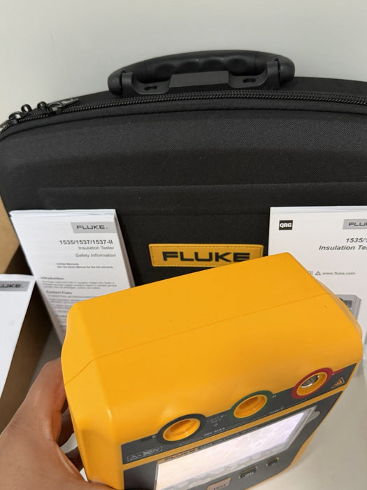 FLUKE 1535 MEGOHMMETER INSULATION TESTER W/ LEADS & CASE (CALIBRATED 2025) NEW
