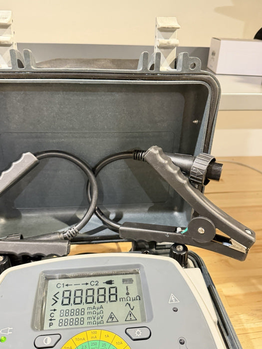 MEGGER DLRO10HD DIGITAL LOW RESISTANCE OHMETER WITH PROBES & CHARGER TESTED