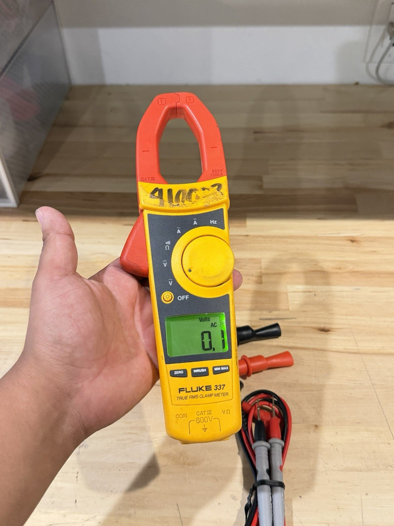 FLUKE 337 TRUE RMS AC/DC CLAMP METER W /LEADS & BAG - FREE SHIPPING