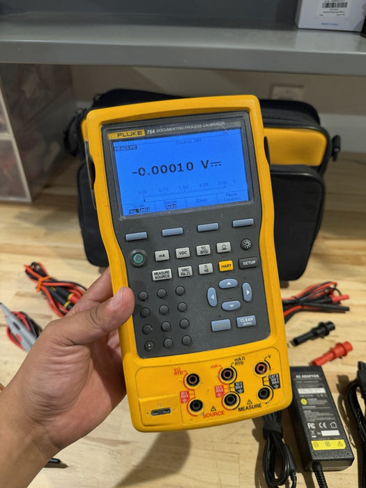 FLUKE 754 DOCUMENTING PROCESS CALIBRATOR WITH ACCESSORIES TESTED