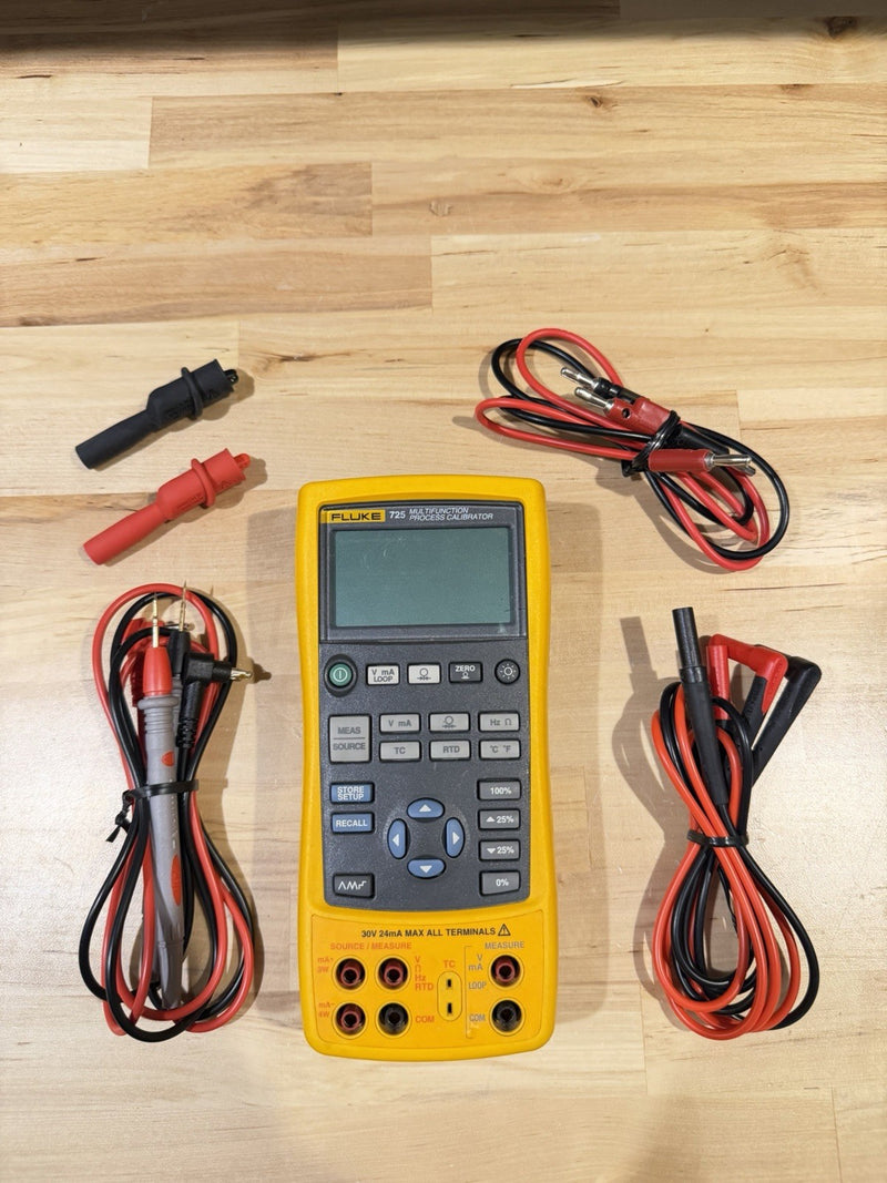 FLUKE 725 MULTIFUNCTION PROCESS CALIBRATOR WITH LEADS & CLIPS