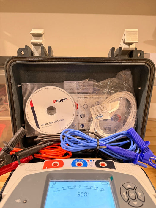 MEGGER MIT1025 10KV INSULATION TESTER WITH CHARGER & LEADS