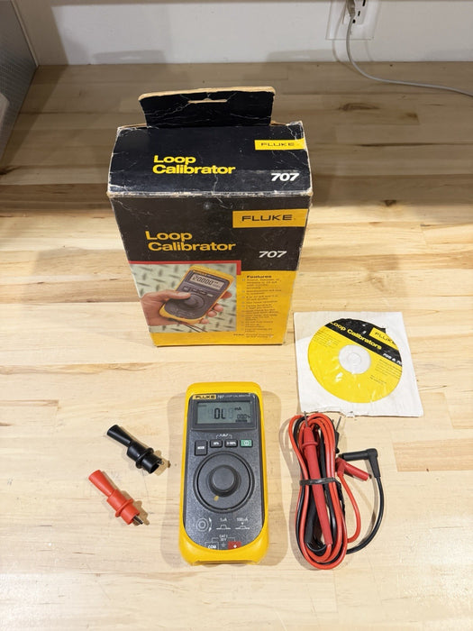 FLUKE 707 LOOP CALIBRATOR WITH ACCESSORIES
